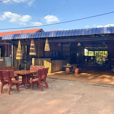 Backpacker Hostel And Jungle Trekking Banlung Eksteriør bilde