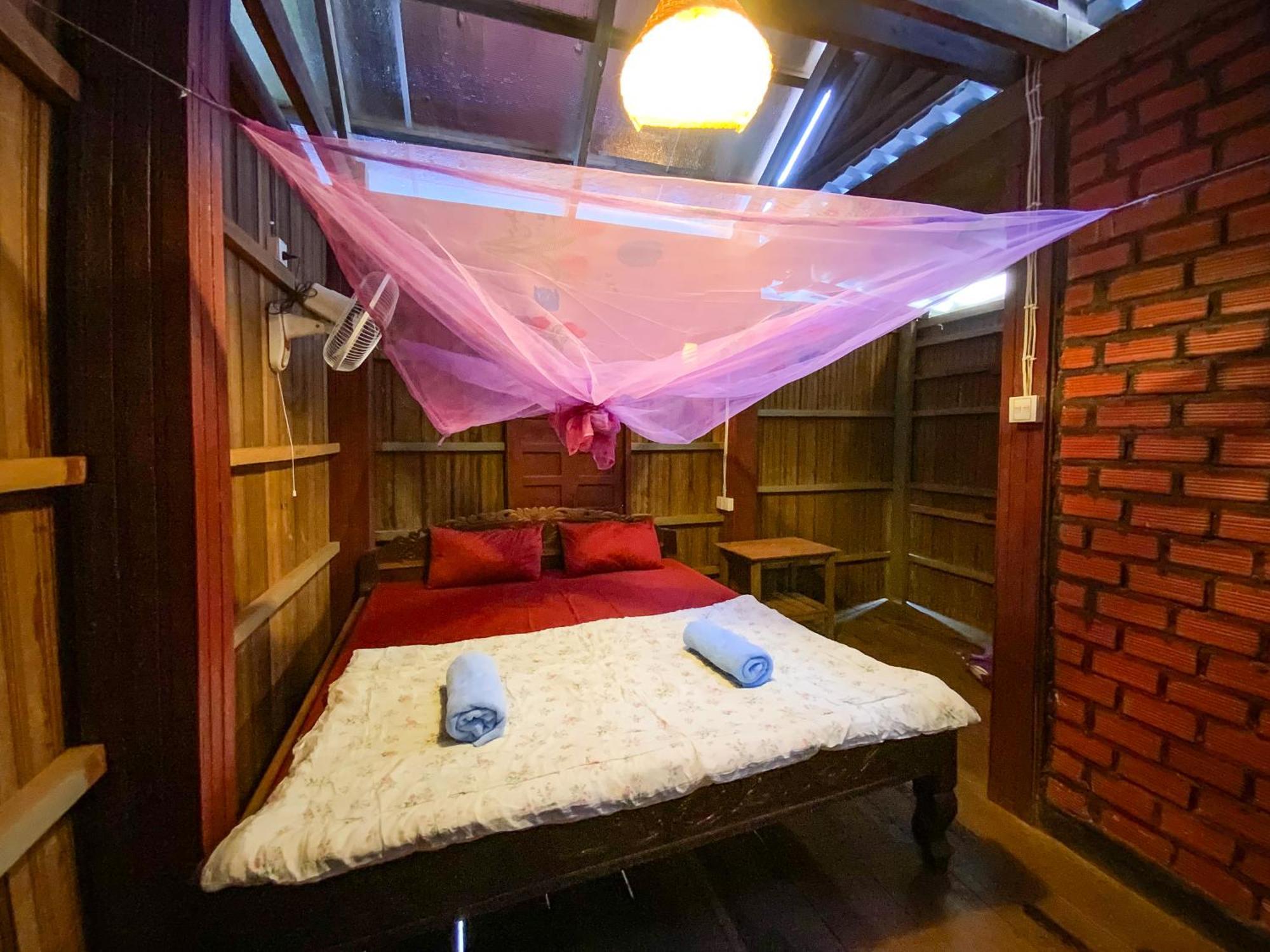 Backpacker Hostel And Jungle Trekking Banlung Rom bilde