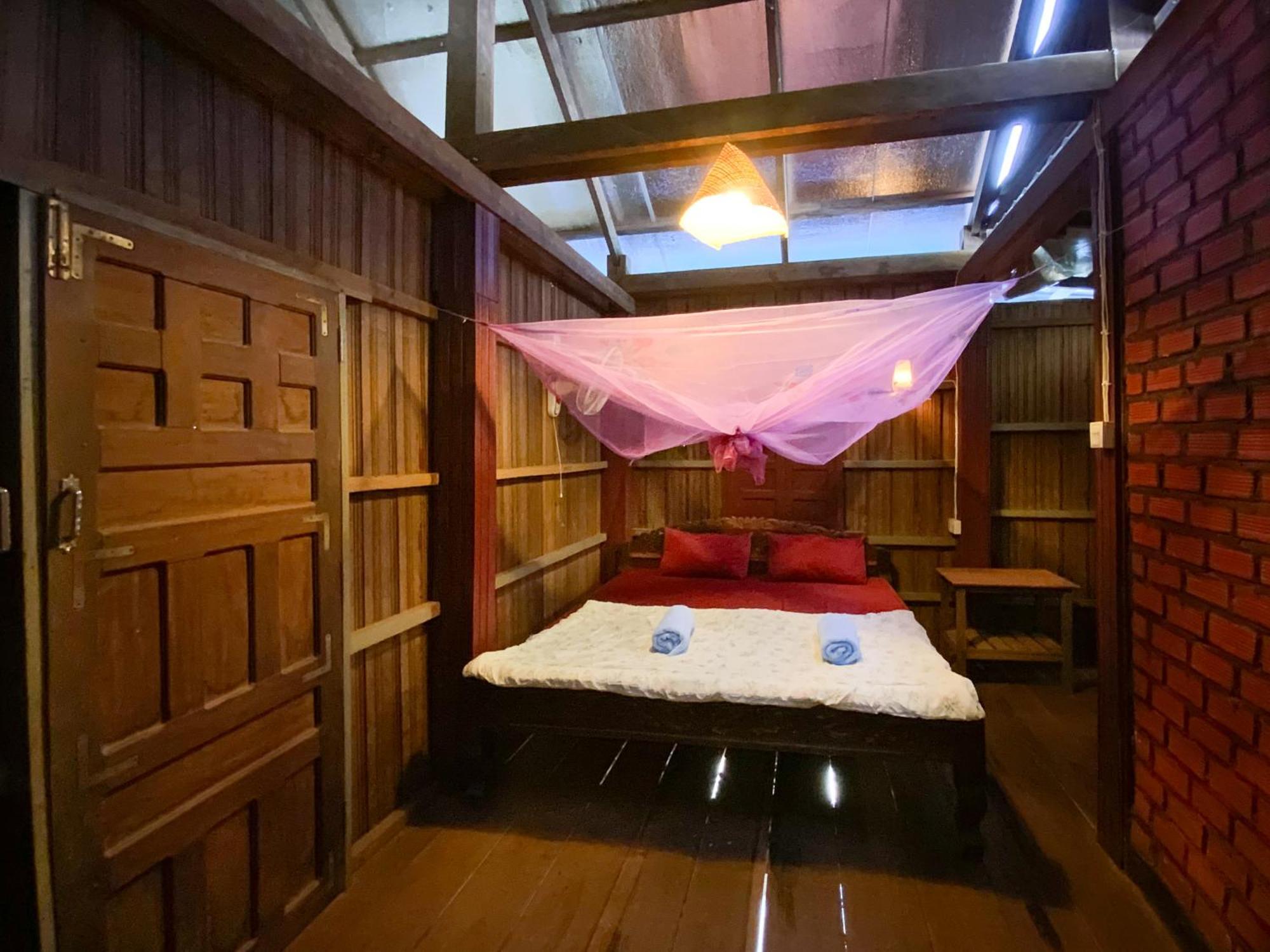 Backpacker Hostel And Jungle Trekking Banlung Eksteriør bilde