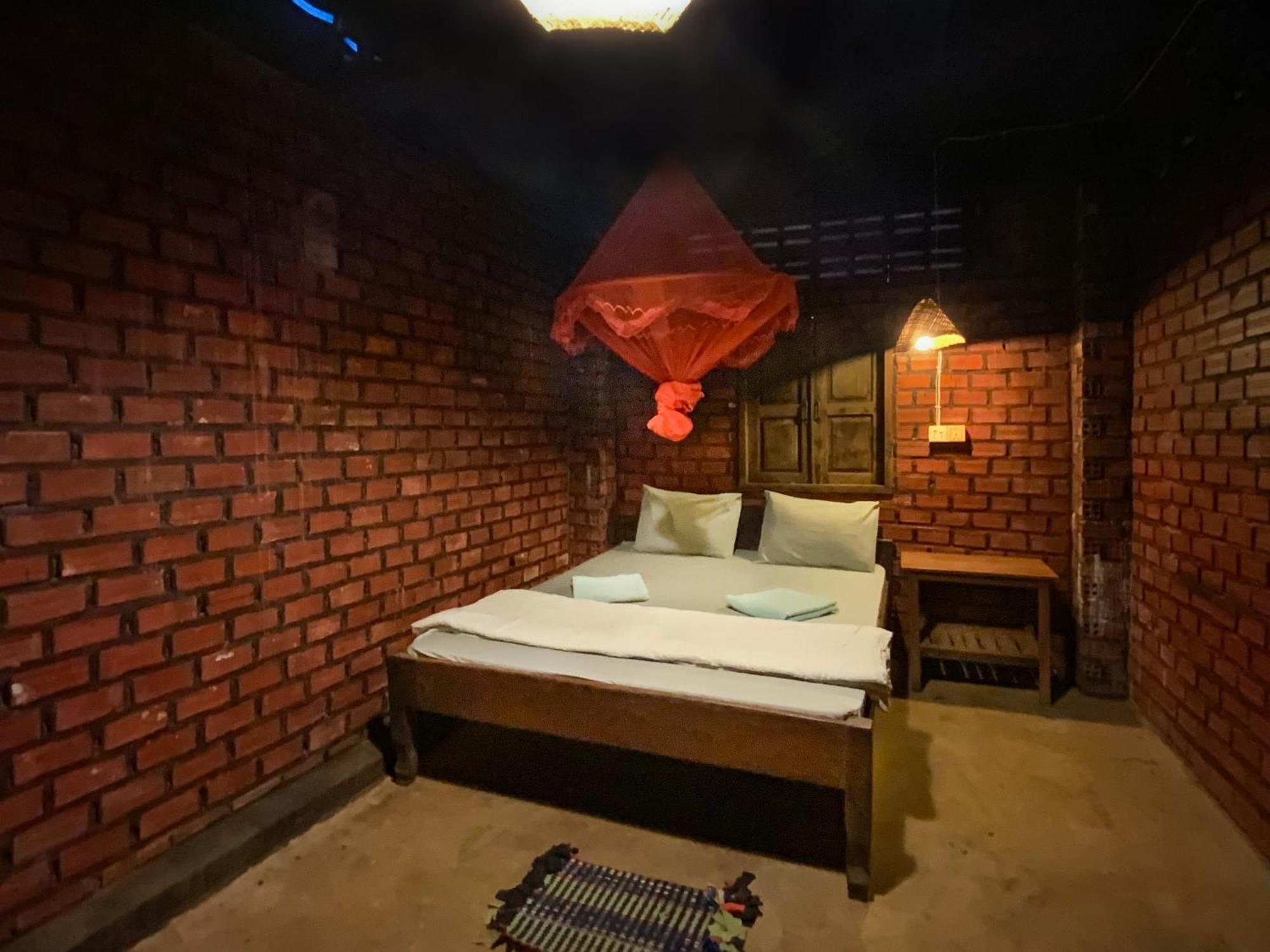 Backpacker Hostel And Jungle Trekking Banlung Eksteriør bilde